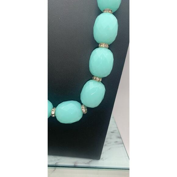 J. Crew Gold Tone Necklace W Faceted Acrylic Aquamarine Ice Blue Color Beads - Picture 2 of 5